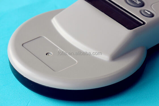 อุปกรณ์ระบุสัตว์เลี้ยง เครื่องสแกนไมโครชิปพกพาทํางานในความถี่ 125khz 1342khz สําหรับการสแกน RFID ของสัตว์เลี้ยง